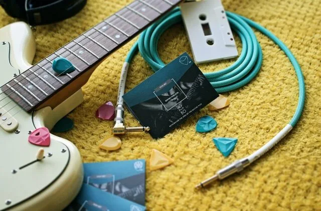 guitar and cable