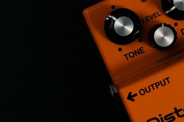 close up distortion pedal